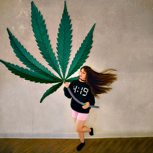 girl-with-hemp-leaf-and-beautiful-hair-500x500